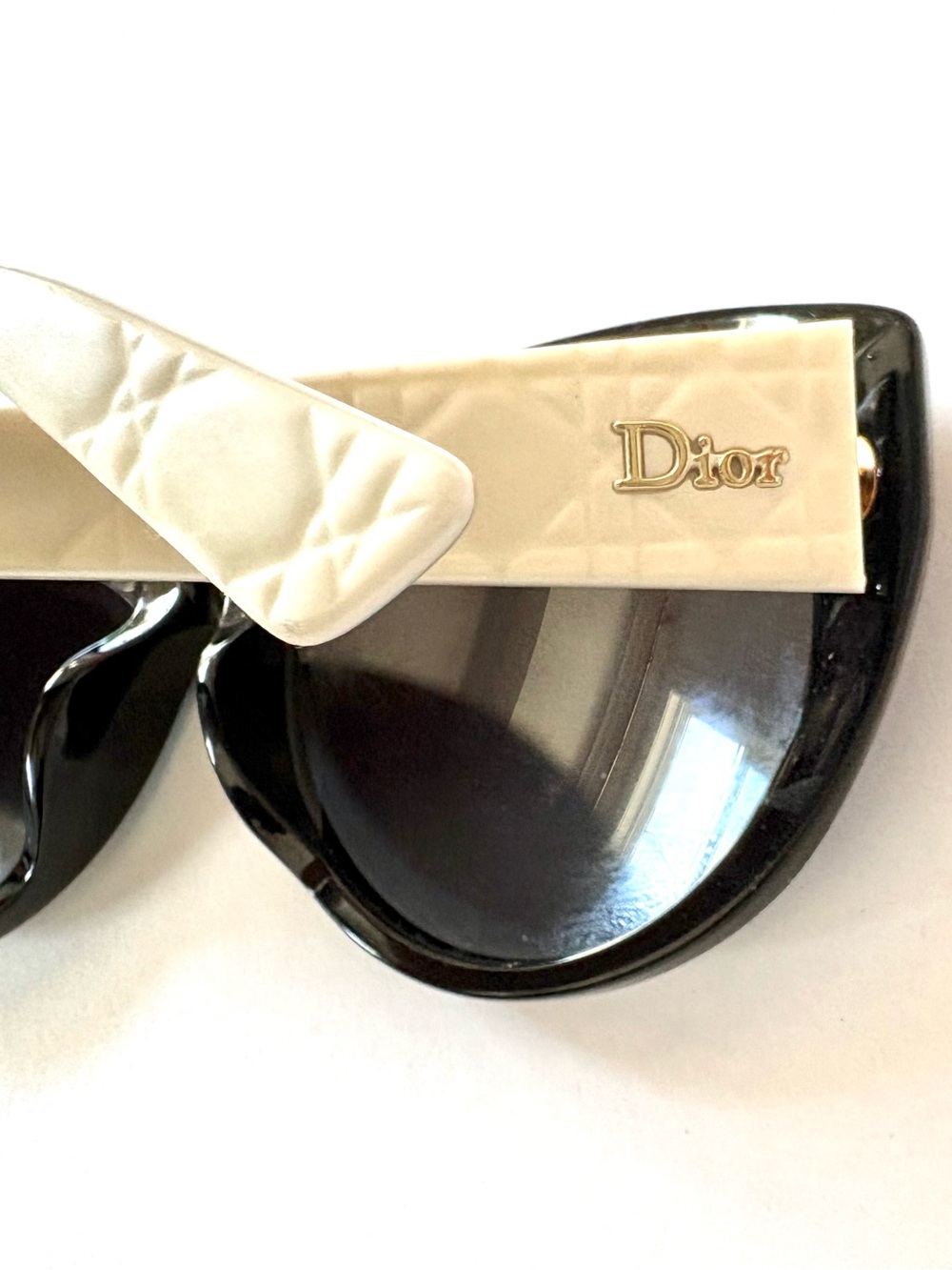 Dior Black Frames Cream Quilted Temples oversize Sunglasses in Wonder Condition